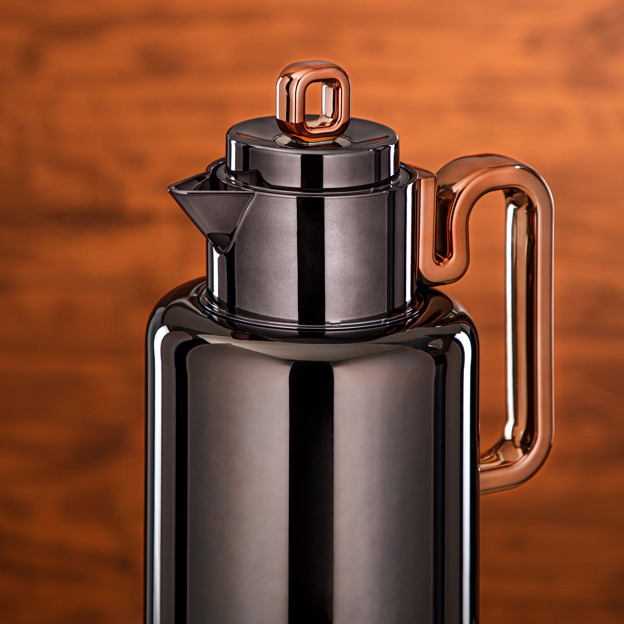 طقم الترمس المرجان Always سعة 0.5 لتر + 1 لتر لون أسود مسدس وذهبي وردي (FG815-050/100 GBL/RG)