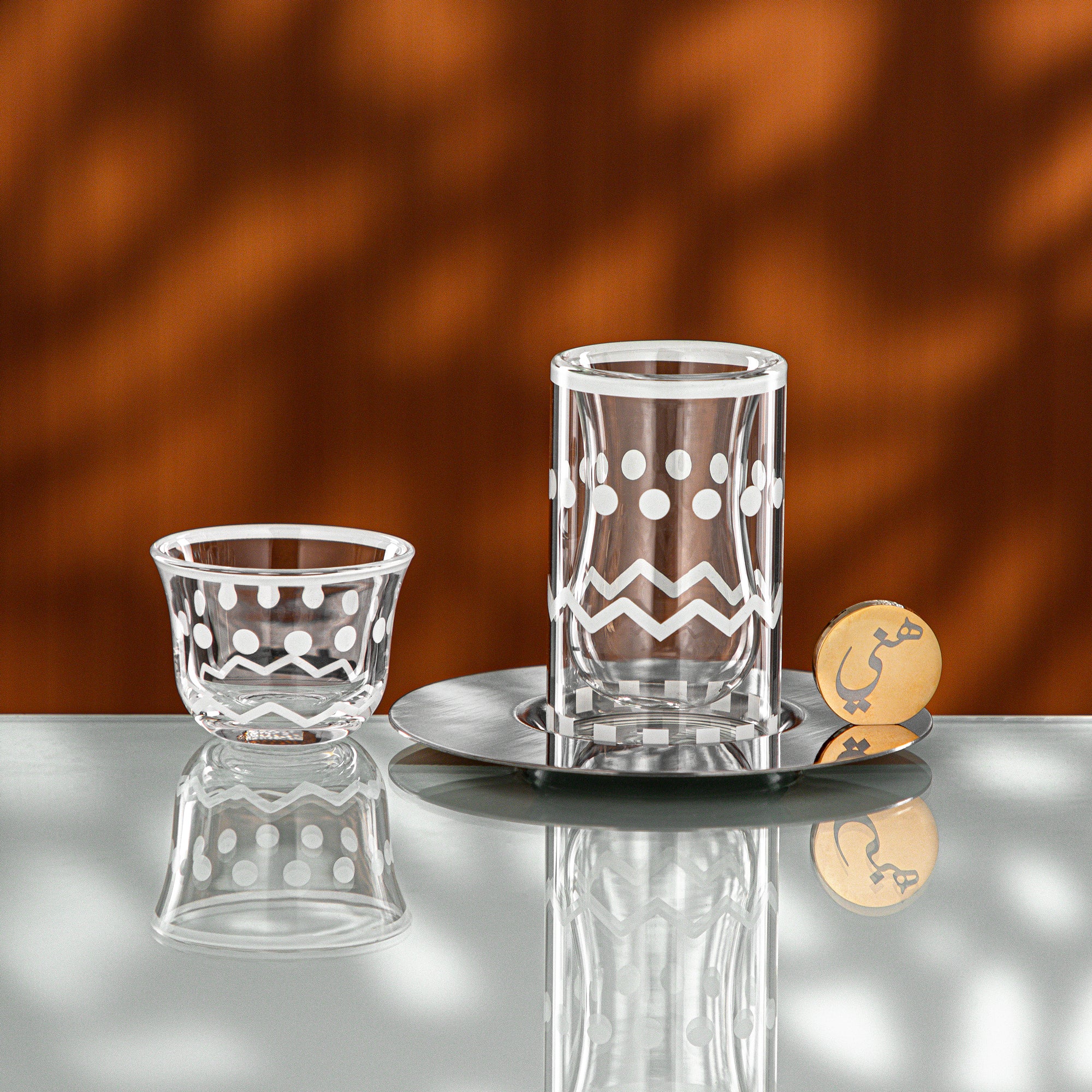 طقم شاي وقهوة المرجان، ١٨ قطعة، شفاف بحافة بيضاء