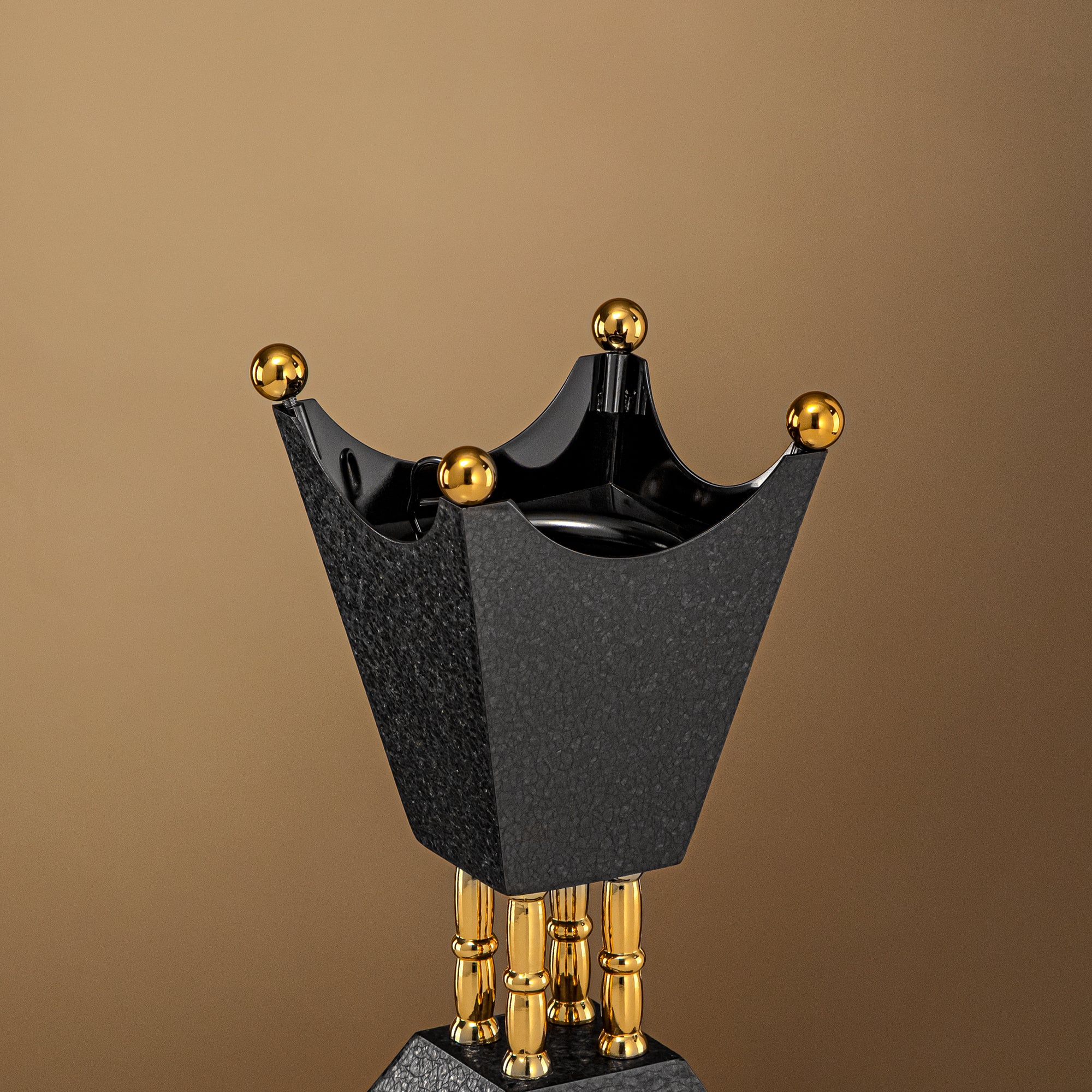 مبخرة المرجان باللونين الأسود والذهبي 22 سم