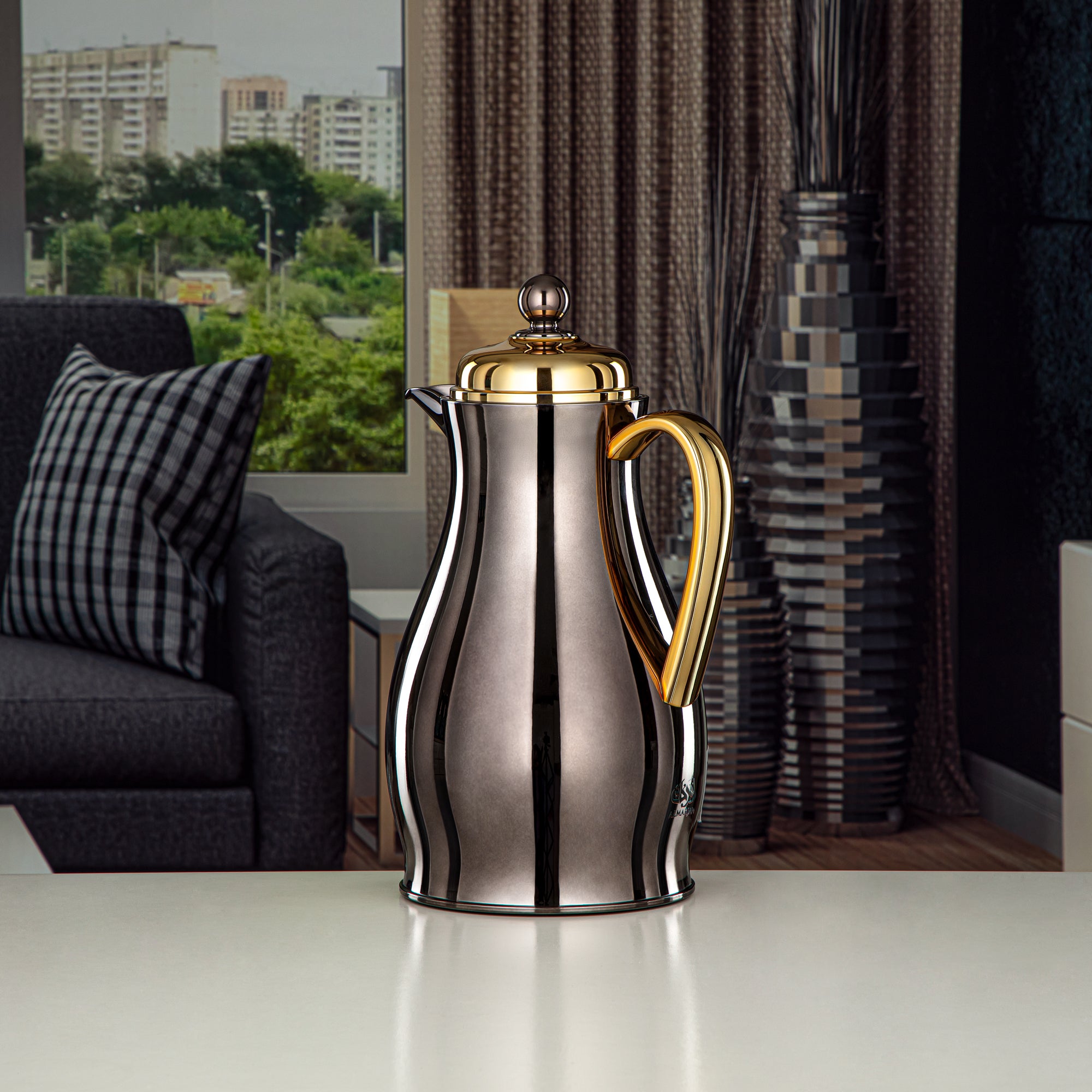 Almarjan Vacuum Flask Set Nickle Black & Gold 0.7L + 1L (RPA-070-NBKG+RPA-100-NBKG) – Elegant Serving | Ramadan & Gatherings