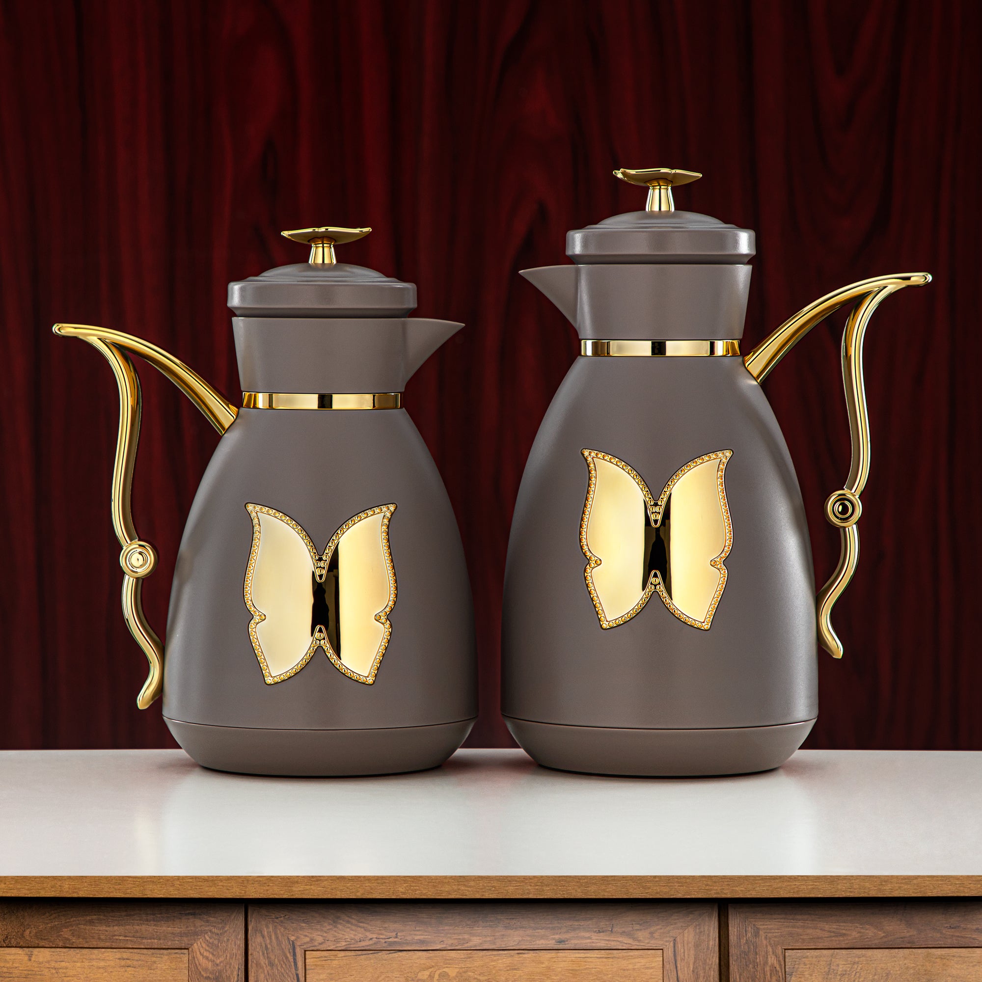 طقم ترامس المرجان بلاستيك زر ضغط 0.7 لتر + 1 لتر قهوة وذهب (SM-2C142-070/100 WG/G) - زجاجة شاي وقهوة