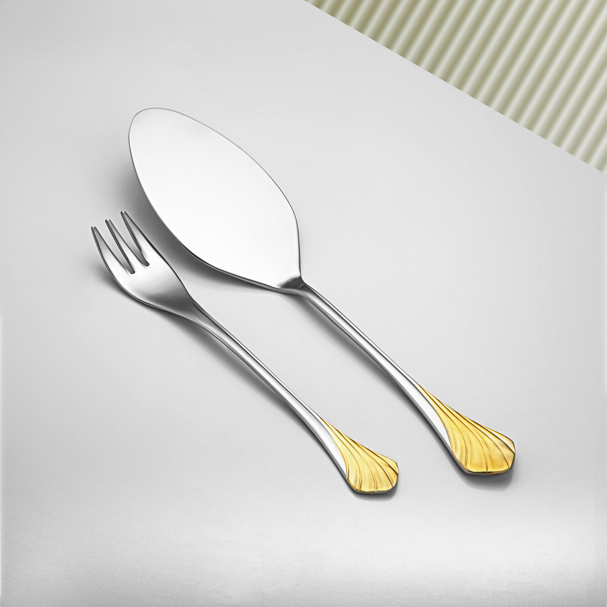 المرجان طقم كيك تيريزا 14 قطعة ستانلس ستيل ستيل فضي وذهبي - STS2051225