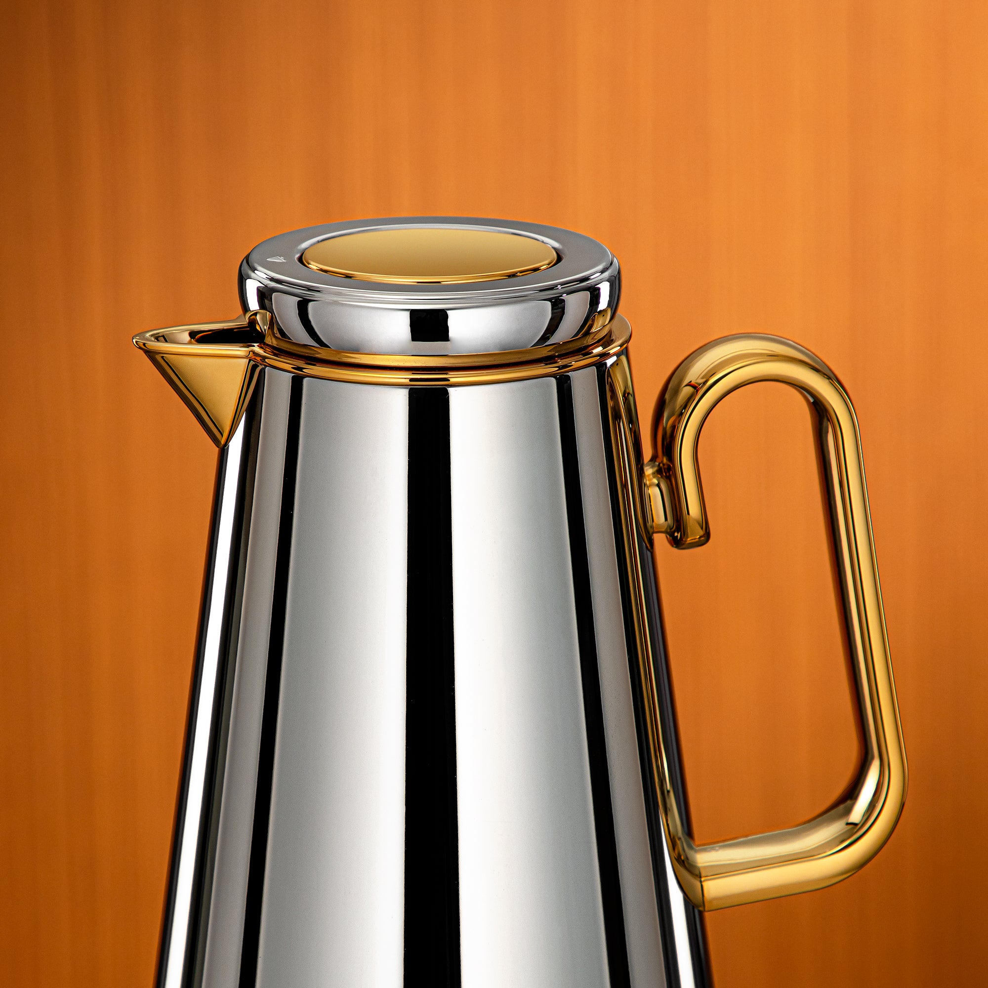 Almarjan Vacuum Flask 0.7L Silver & Gold