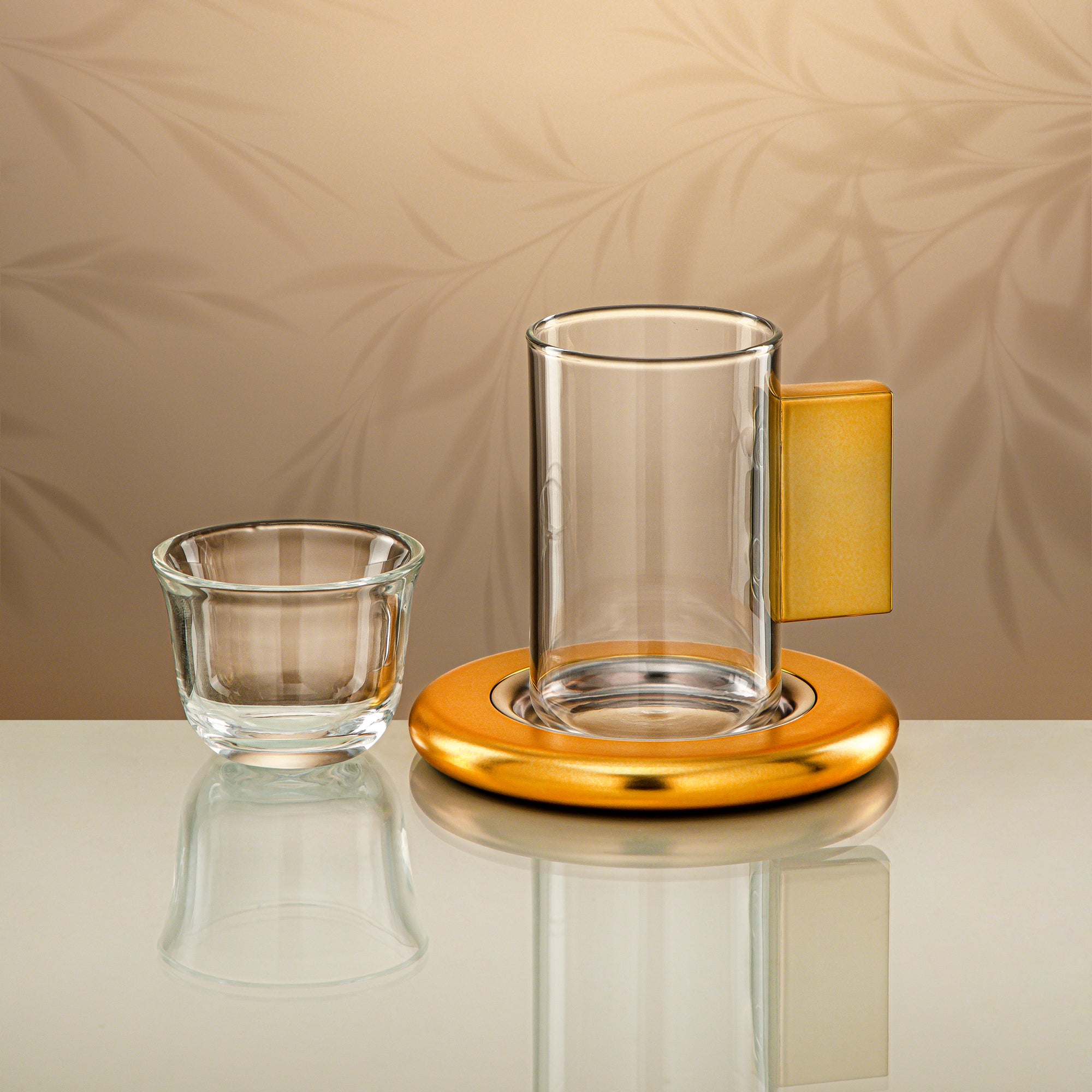 طقم شاي المرجان مكون من 18 قطعة شفاف مع لمسات ذهبية غير لامعة