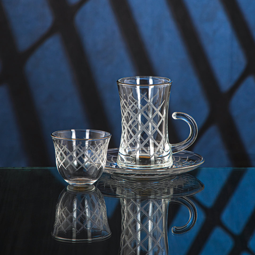 المرجان طقم شاي وقهوة زجاجي 18 قطعة من مجموعة الماس مع حافة فضية - GLS2630015