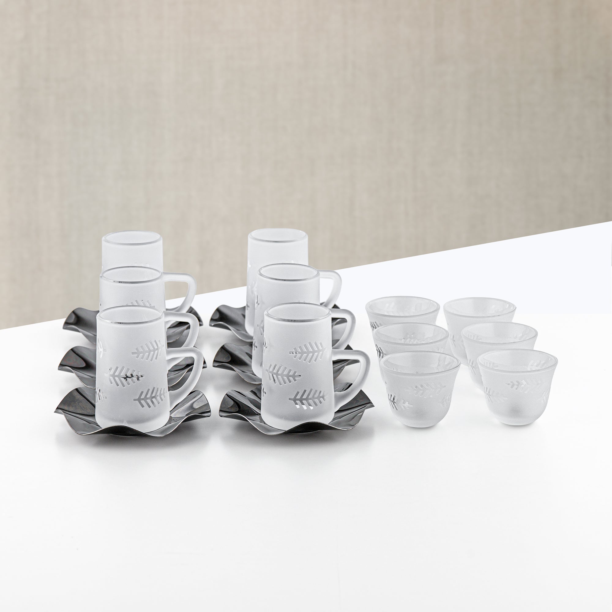 طقم شاي وقهوة عربية المرجان 18 قطعة زجاج فروست وستانلس ستيل