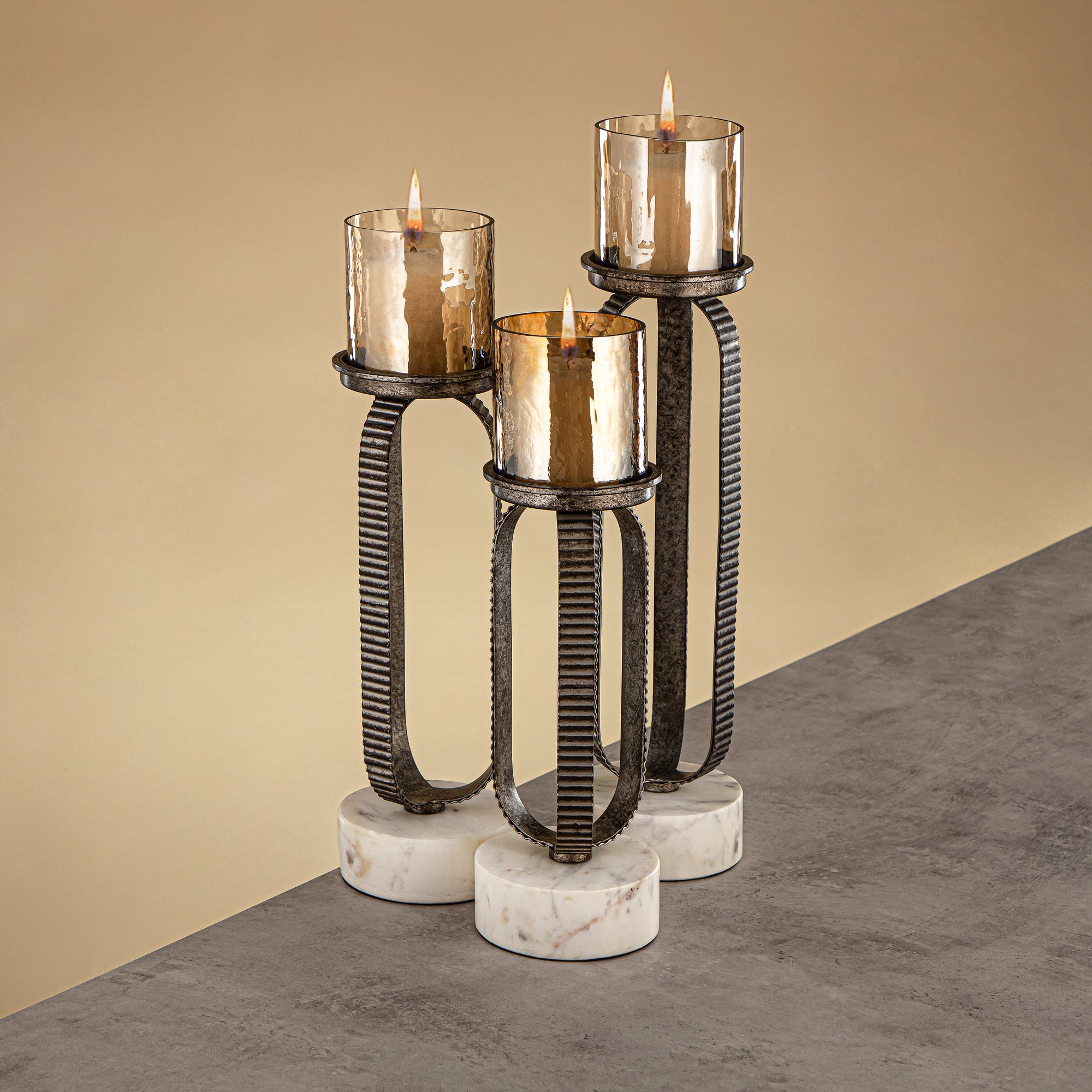 حامل شموع المرجان العمودي 34 سم بلمسة فضية ريفية