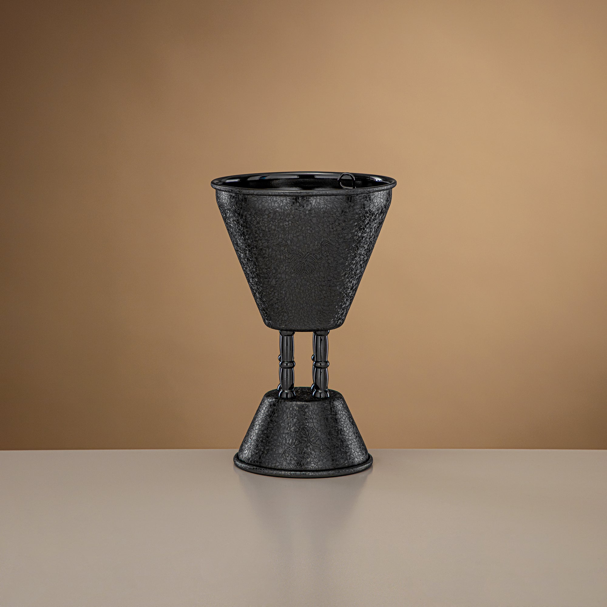 مبخرة المرجان بتصميم متشقق باللون الأسود، 21 سم