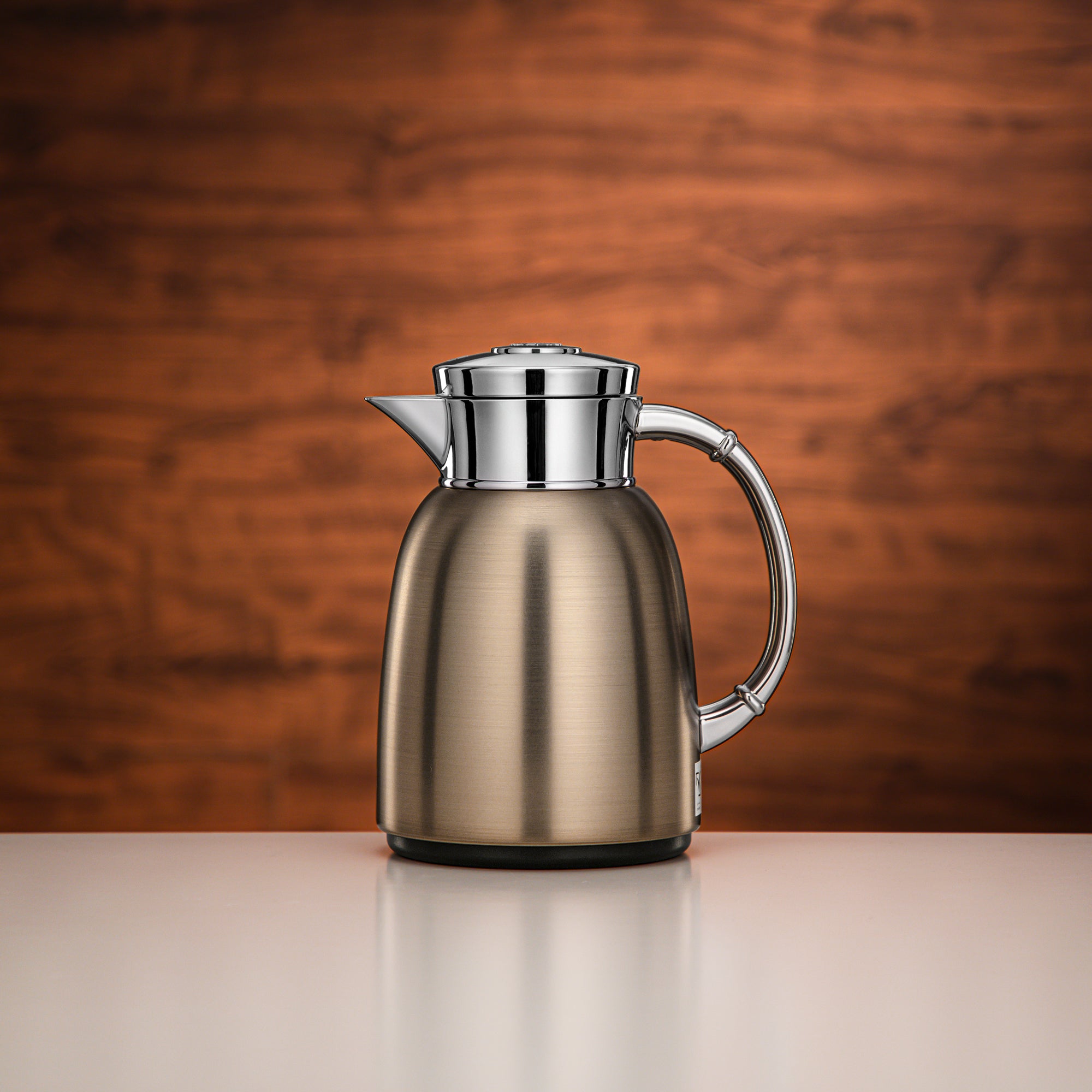 Almarjan Vacuum Flask 0.65L Matt Bronze